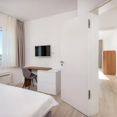 Luxury Promajna