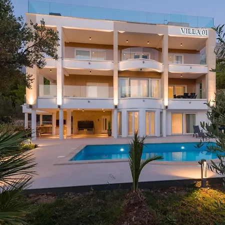 Luxury Apartment Promajna