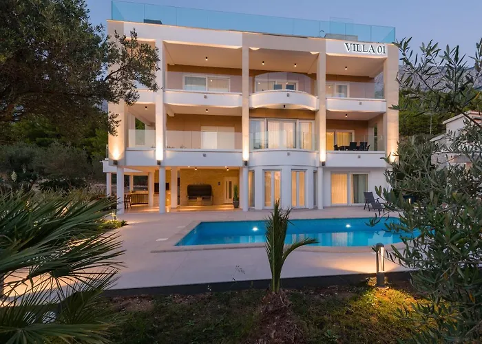 Luxury Apartment Promajna