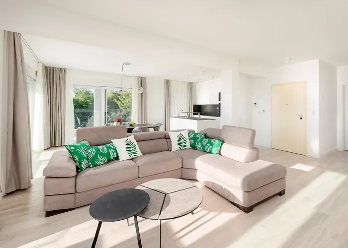 Luxury Apartment Promajna